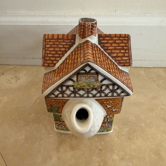 Sadler House Ivy English Country House Teapot - Picture 8 of 8